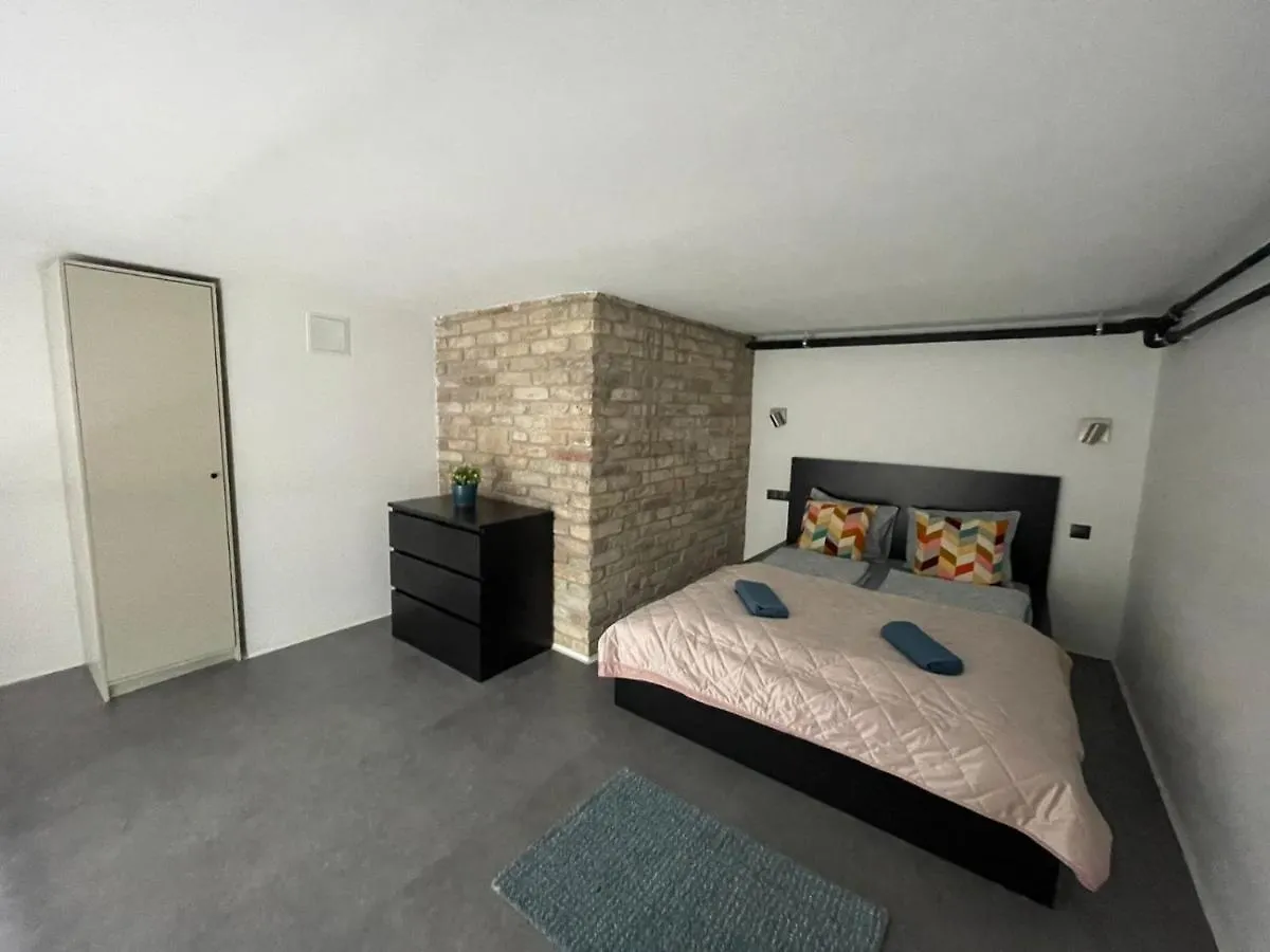 Design Gallery Inbp08 Studio Apartment Budapest