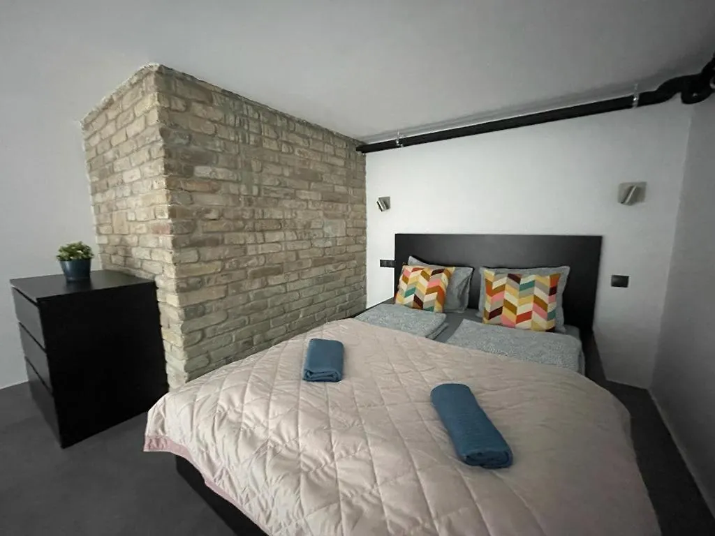 Design Gallery Inbp08 Studio Apartment Budapest Hungary